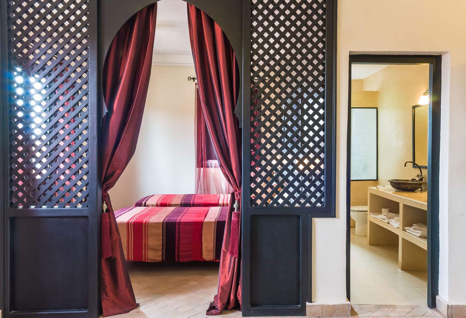 Hotel en Marruecos, Space Maker Studio Space Maker Studio Espaços comerciais
