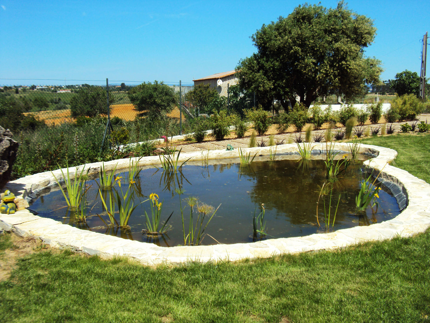 Moradia Privada, OpenGreen OpenGreen Rustic style gardens