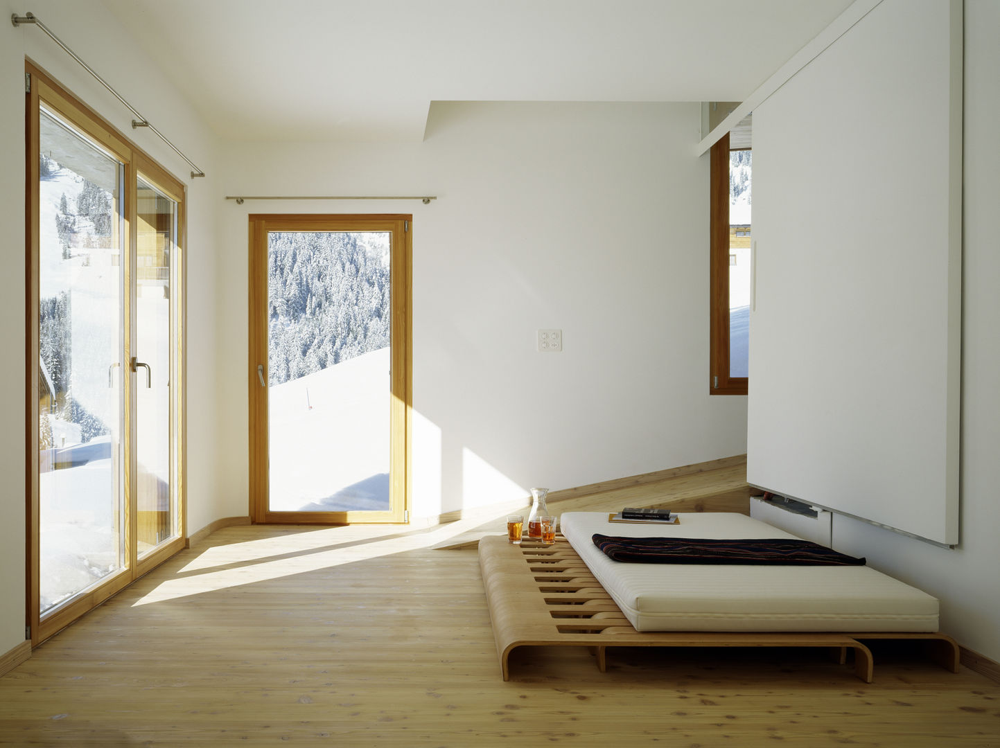 Ferienhaus in den Bündner Alpen, Drexler Architekten AG Drexler Architekten AG Rooms