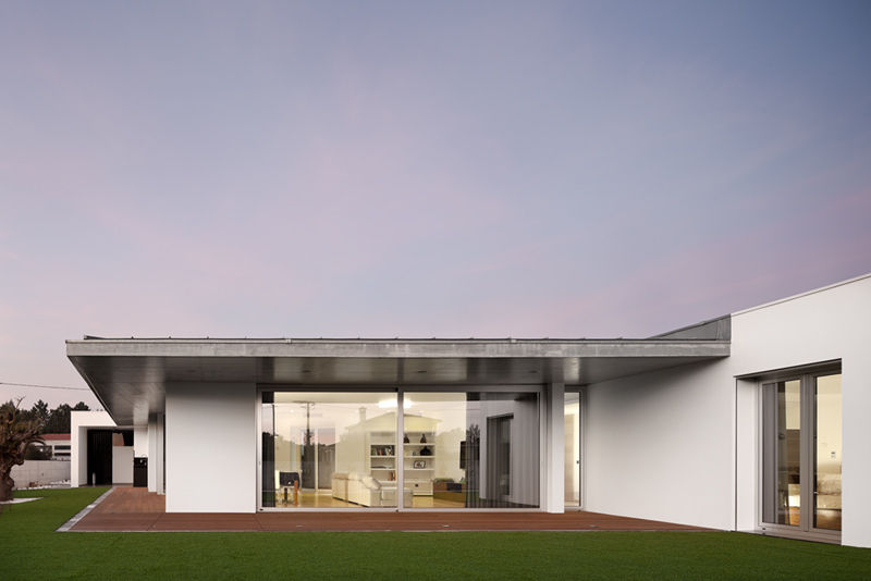 XIEIRA HOUSE II, A2+ ARQUITECTOS A2+ ARQUITECTOS 一戸建て住宅 コンクリート