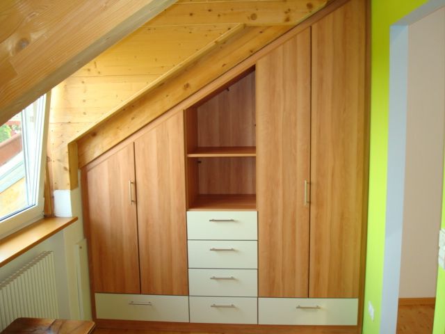 Platzsparende Maßanfertigungen: Schränke für Dachschrägen, Schrankplaner GmbH Schrankplaner GmbH Bedroom Wardrobes & closets