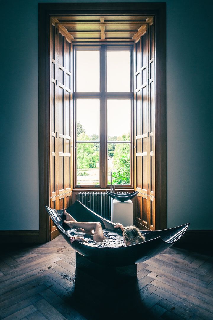 Freistehende Badewanne aus Carbon/Kohlefaser Design by Torsten Müller Ванная комната в эклектичном стиле Ванны и душевые
