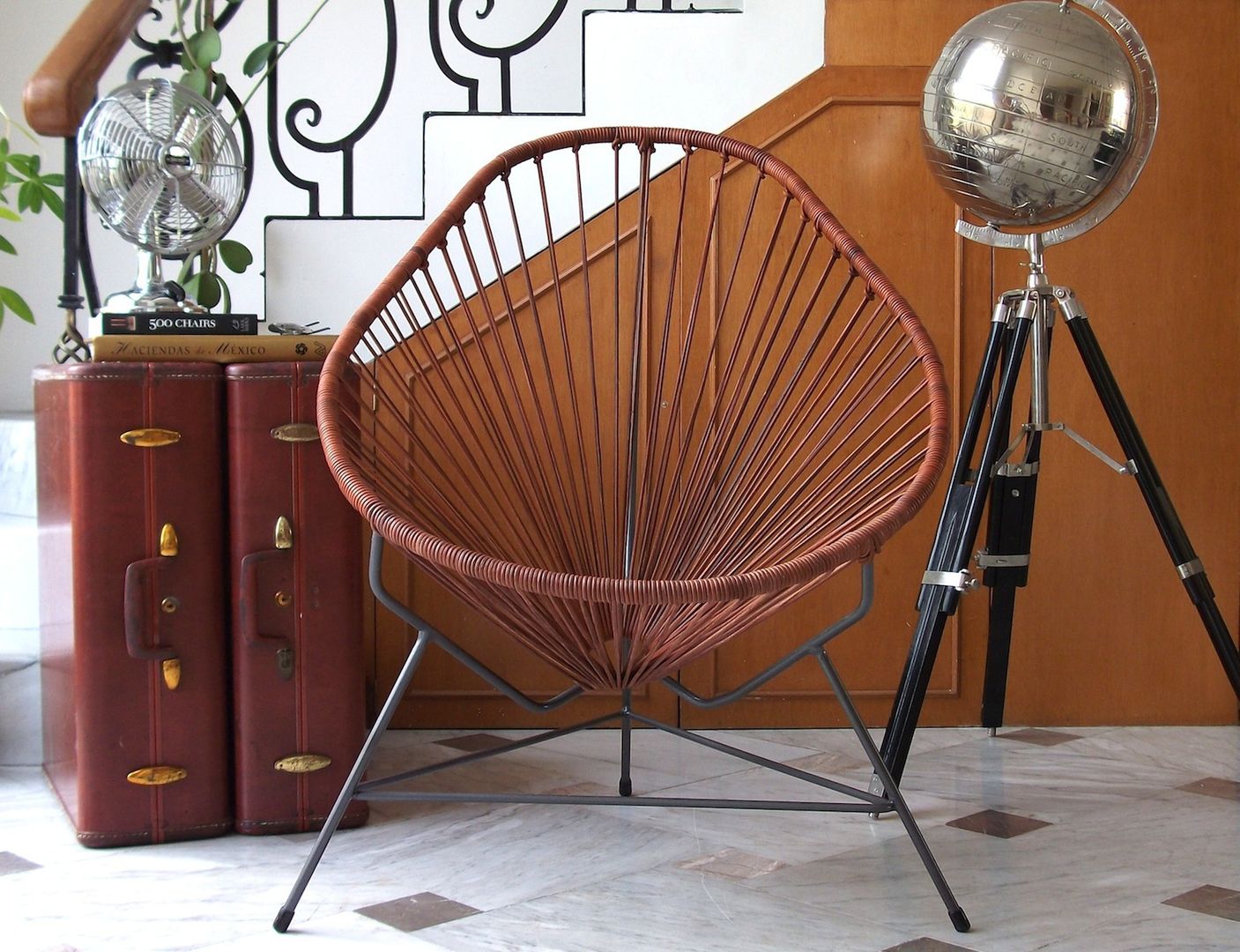 Leather Acapulco chair Ocho Workshop Salas modernas Taburetes y sillas