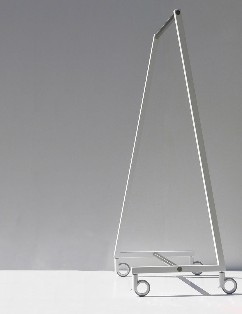 SUNCHARIOT 2, coat hangers holder, Insilvis Divergent Thinking Insilvis Divergent Thinking Pasillos, vestíbulos y escaleras minimalistas Percheros y ganchos