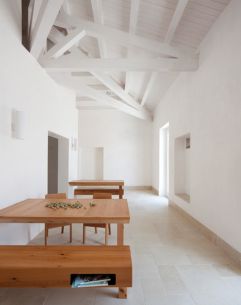 Casa EC, Indice Creativo di Eva Grillo architetto Indice Creativo di Eva Grillo architetto 地中海デザインの ダイニング