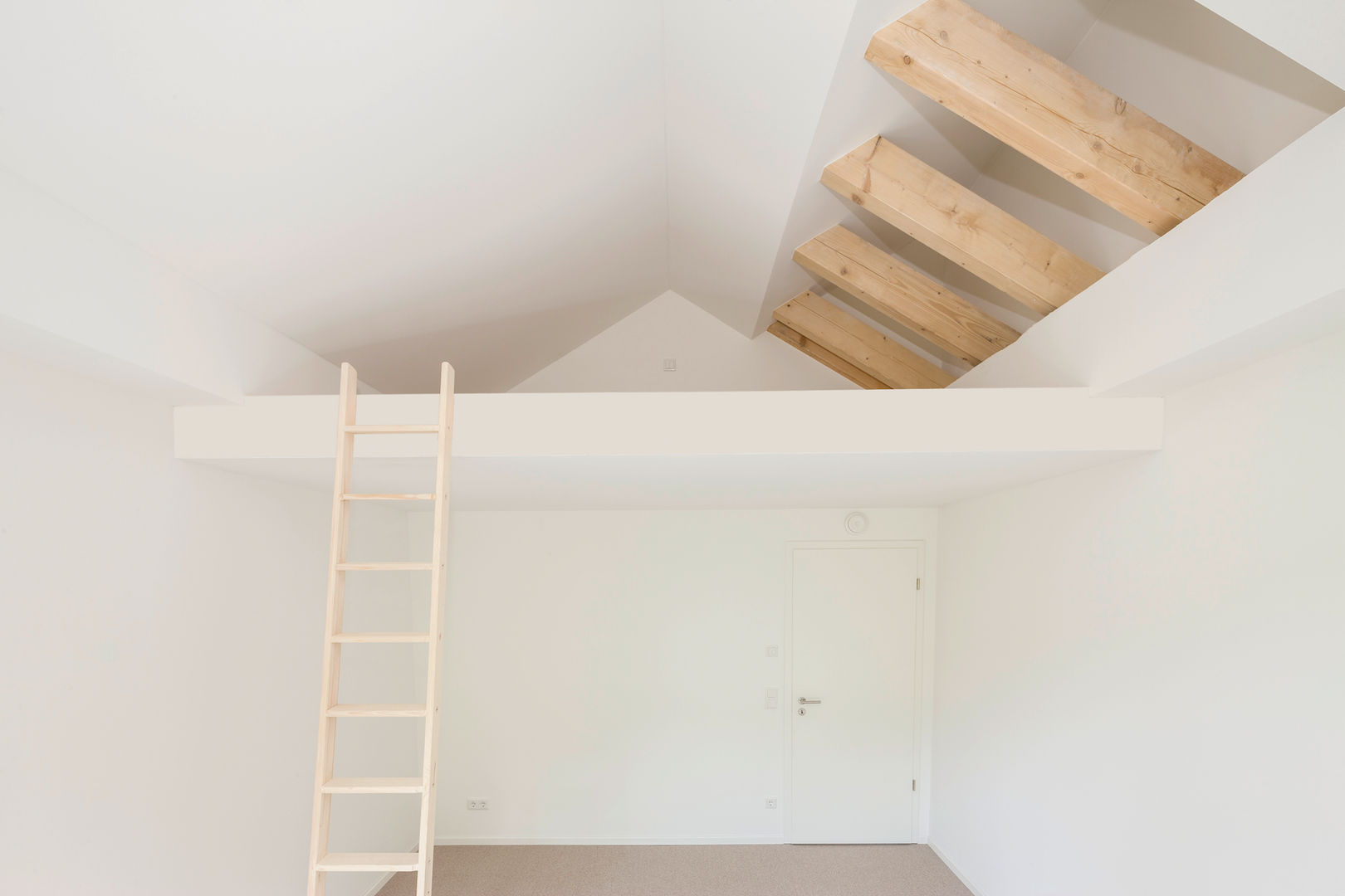 'the garden house' , in_design architektur in_design architektur 모던스타일 벽지 & 바닥