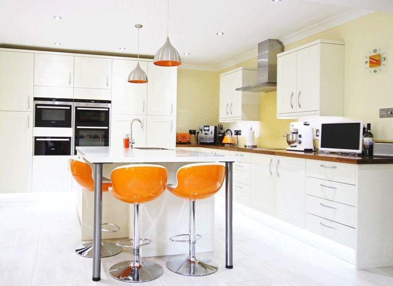 Sleek modern kitchen, Norfolk Rebecca Coulby Interiors ห้องครัว ซิงก์และก๊อกน้ำ