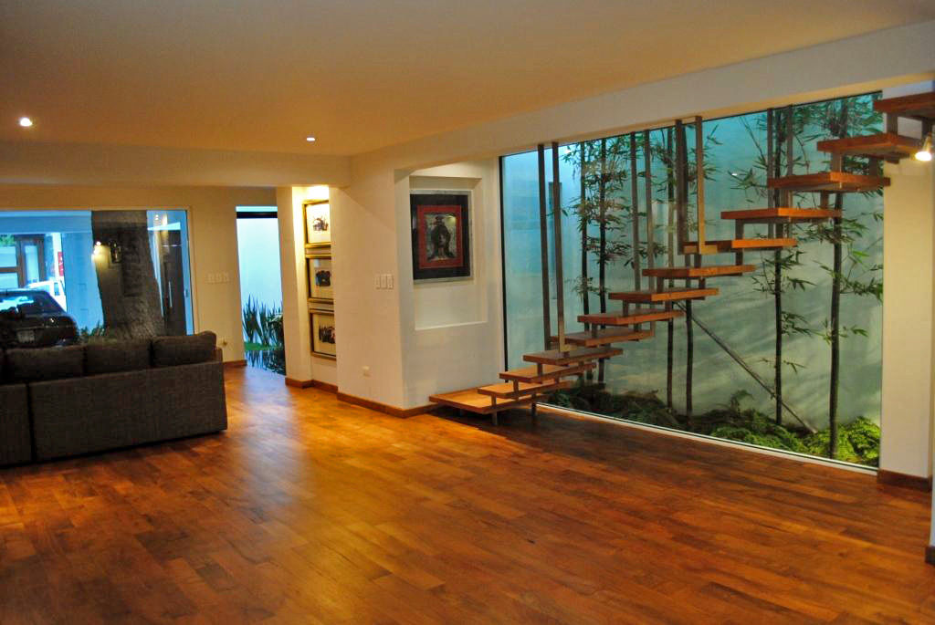 Casa Guadalquivir, JORGE CORTÉS Arquitectos JORGE CORTÉS Arquitectos Modern corridor, hallway & stairs