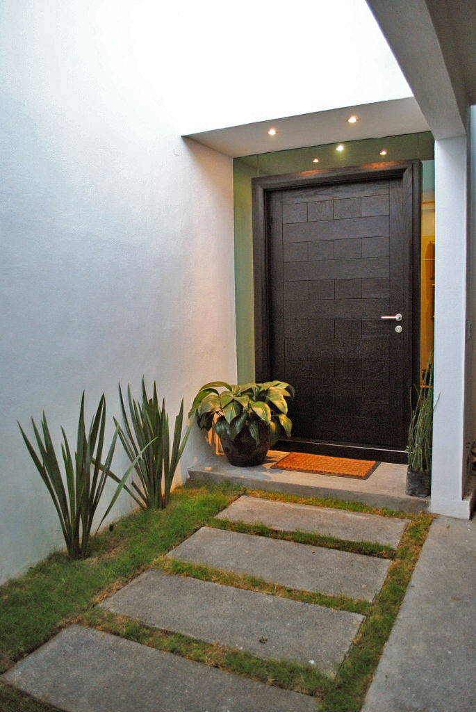 Casa Guadalquivir, JORGE CORTÉS Arquitectos JORGE CORTÉS Arquitectos Modern Windows and Doors