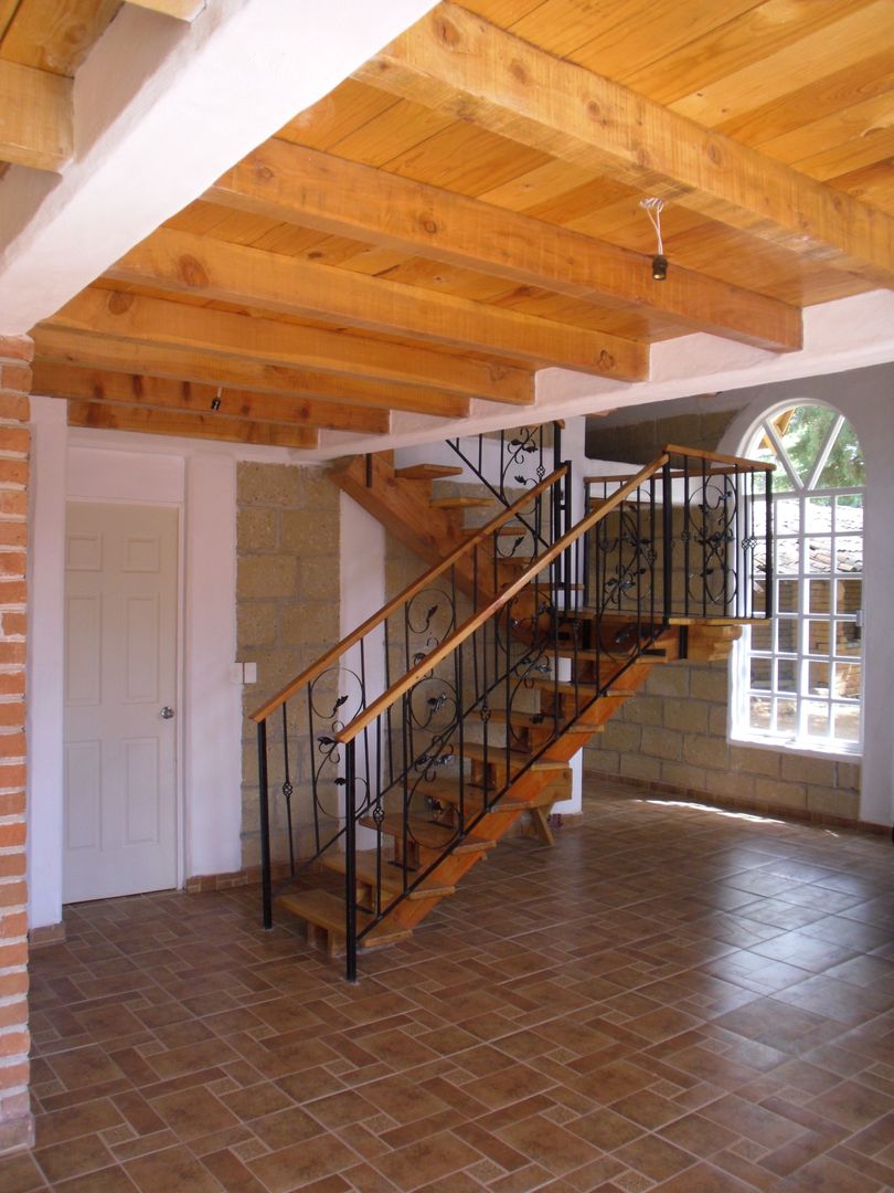 Cabaña Tlalpujahua, Michoacán., IDEA Studio Arquitectura IDEA Studio Arquitectura Rustic style corridor, hallway & stairs