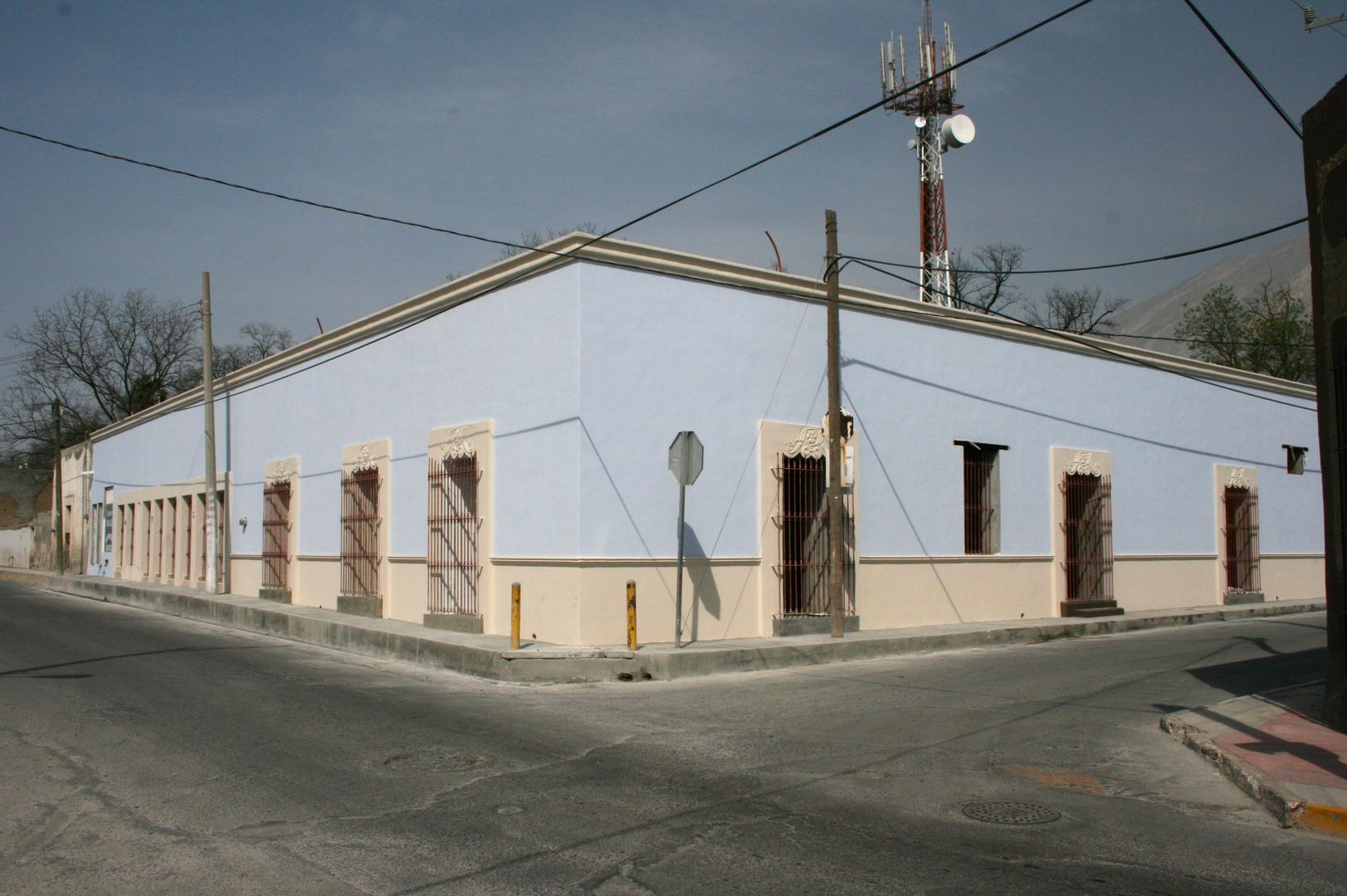 Villa de García, JORGE CORTÉS Arquitectos JORGE CORTÉS Arquitectos Casas coloniais