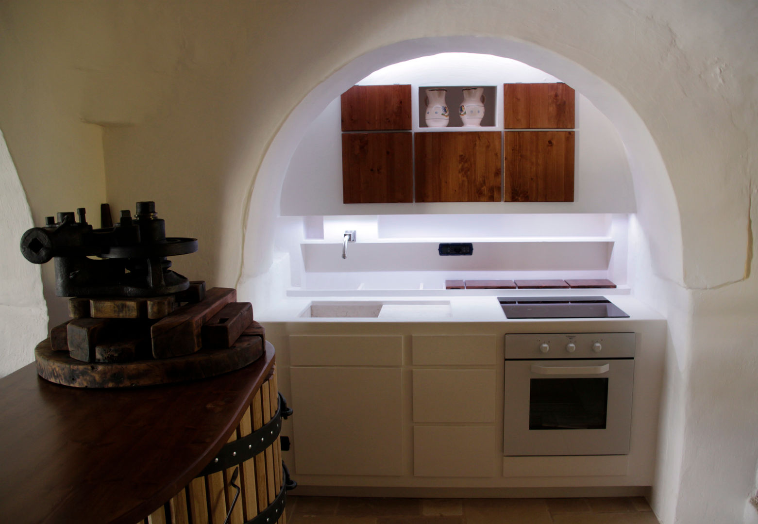 Cucina nel trullo, Worma Lightbuilding Worma Lightbuilding Nhà bếp: thiết kế nội thất · bố trí · hình ảnh