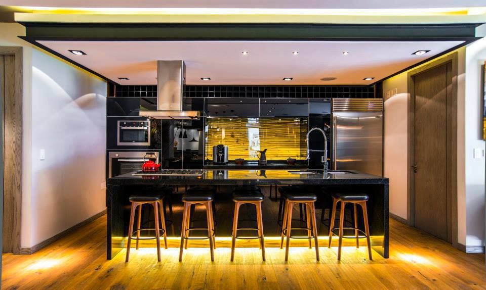 Veramonte I, Sobrado + Ugalde Arquitectos Sobrado + Ugalde Arquitectos Eclectic style kitchen