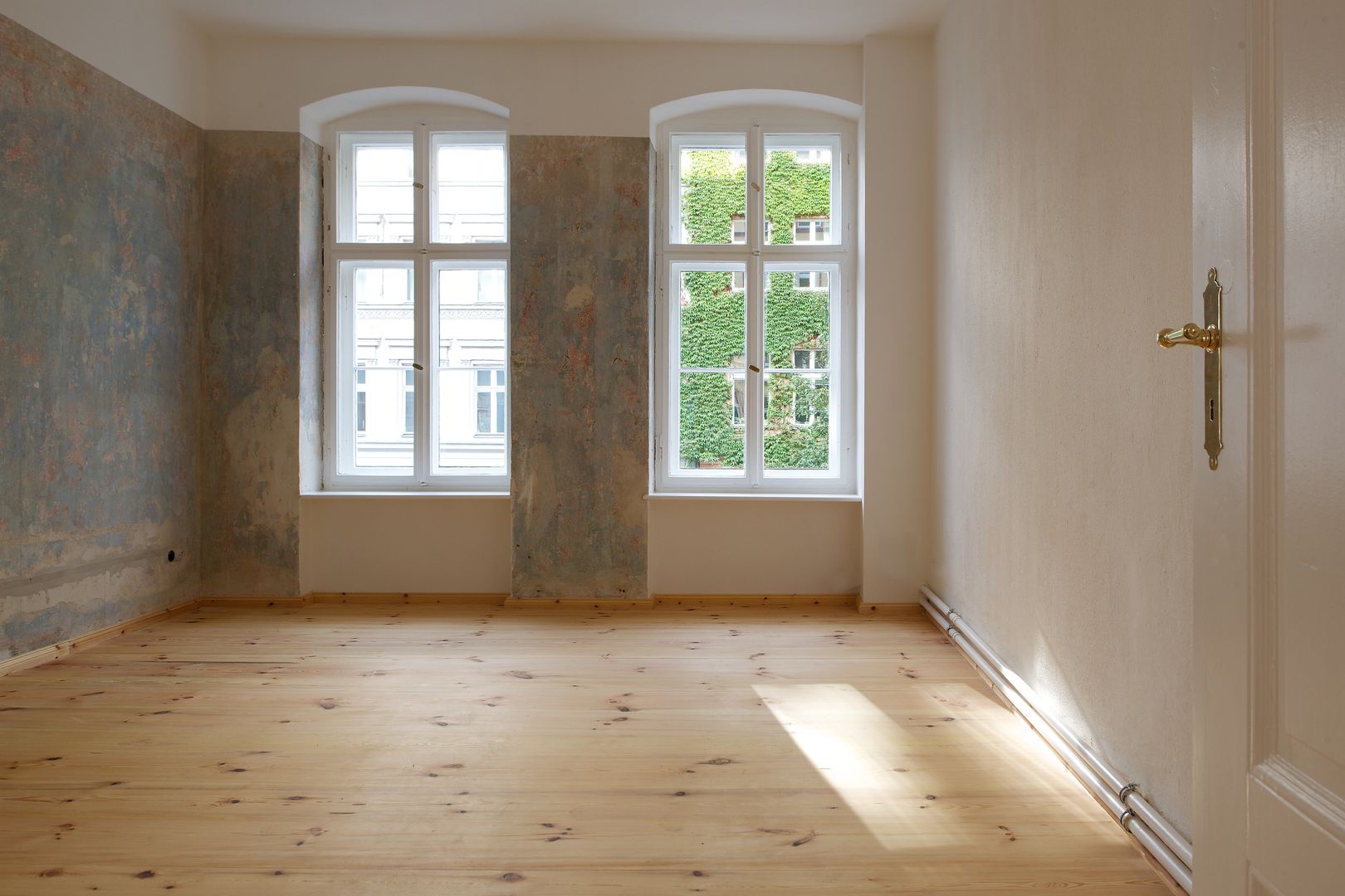 Restaurierung/Modernisierung eines Mietshauses in Berlin - Kreuzberg, Gabriele Riesner Architektin Gabriele Riesner Architektin Rustic style bedroom