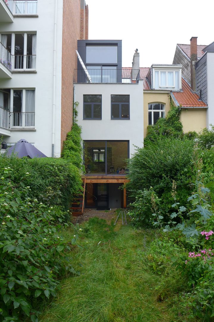 Transformation et extension à Uccle, KARBON' KARBON' Modern houses