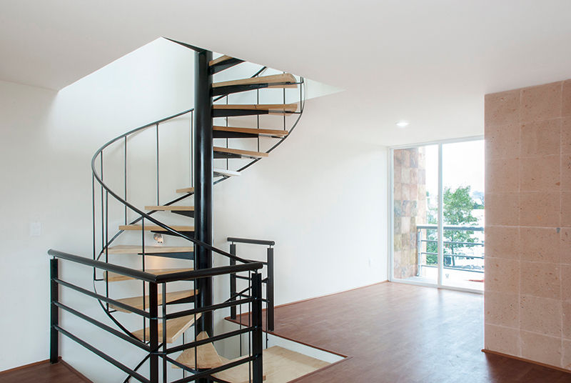 Escaleras de acceso a roof garden privado RECON Arquitectura Casas de estilo moderno