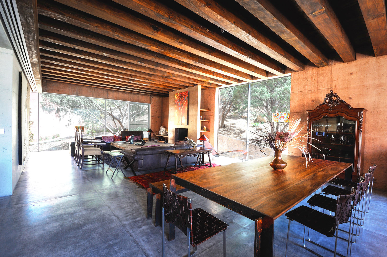 Narigua House , P+0 Arquitectura P+0 Arquitectura ラスティックデザインの ダイニング