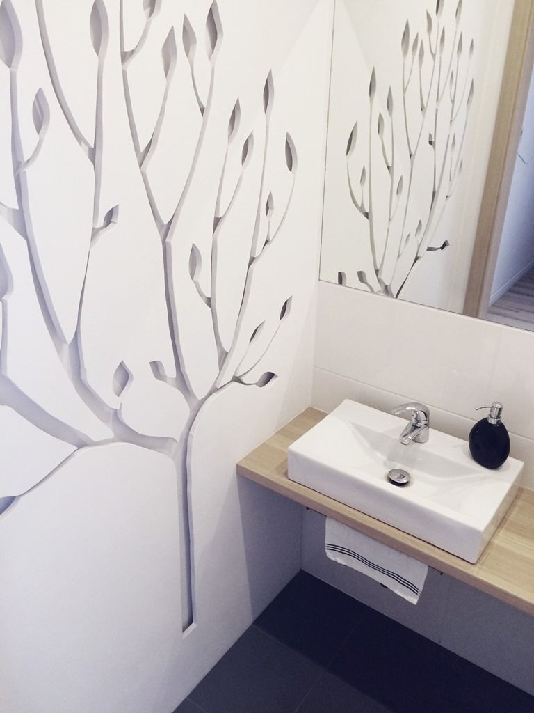 Dom jednorodzinny projekt parteru, White Interior Design White Interior Design Scandinavian style bathrooms