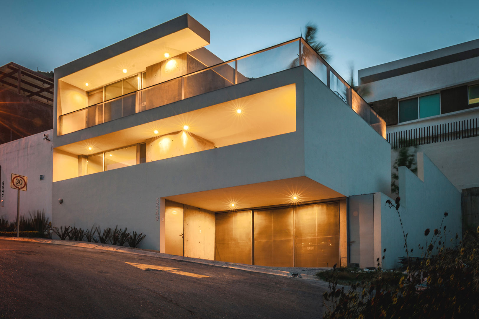 IPE HOUSE, P+0 Arquitectura P+0 Arquitectura Casas modernas: Ideas, diseños y decoración