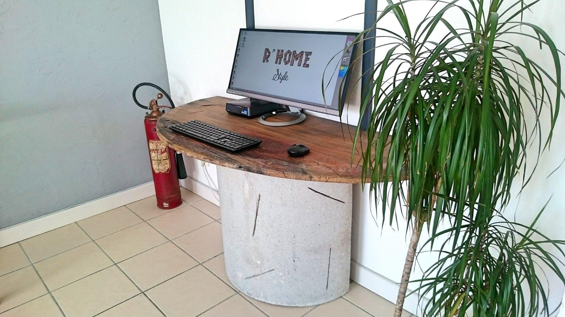 Bureau, R'HOME Style R'HOME Style Studio in stile industriale Scrivanie