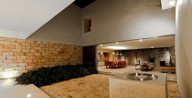 Montebello 332, Jorge Bolio Arquitectura Jorge Bolio Arquitectura モダンな 家