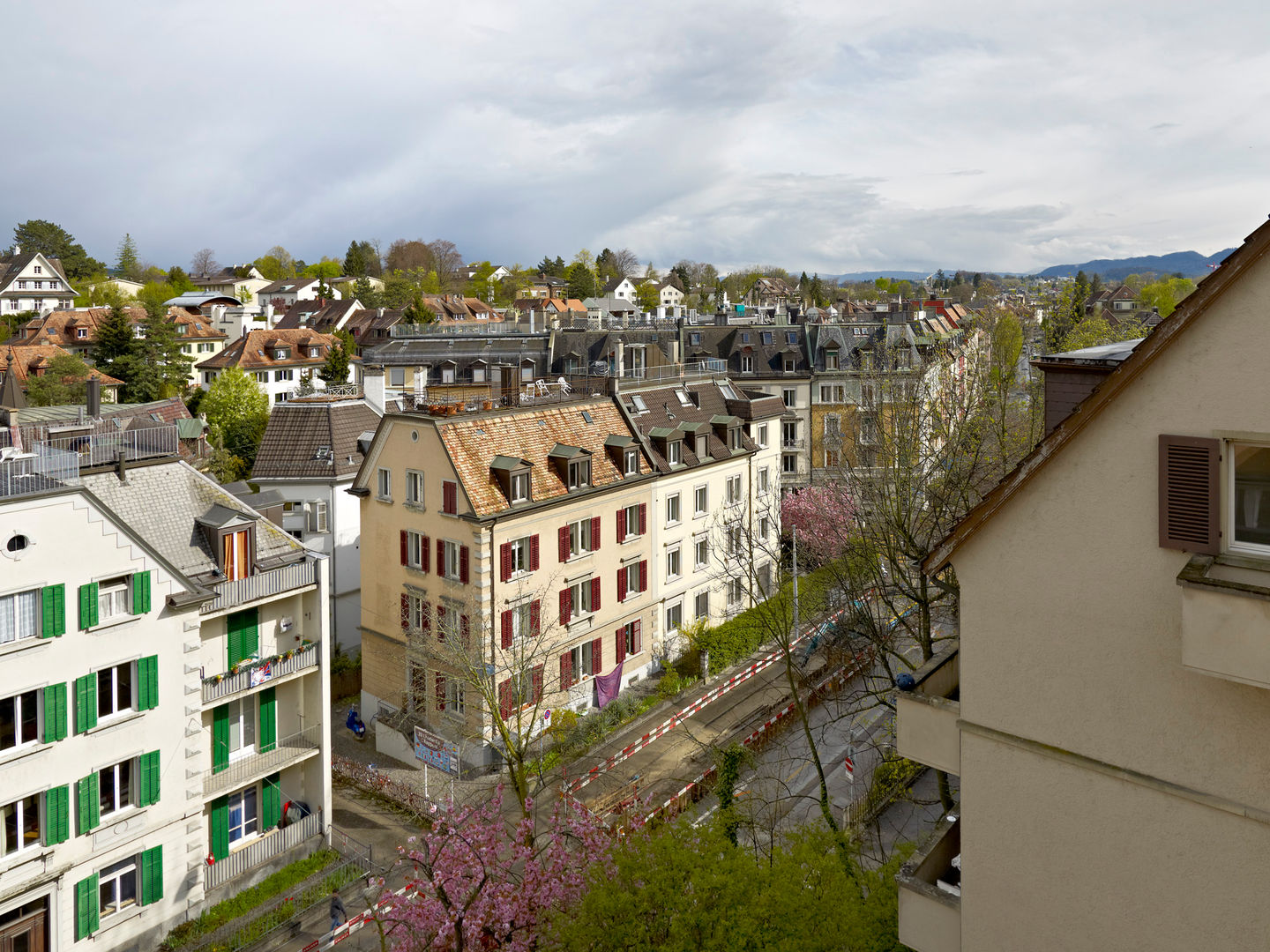 Mehrfamilienhaus Hügelstrasse, Zürich, Cadosch & Zimmermann GmbH Architekten ETH/SIA Cadosch & Zimmermann GmbH Architekten ETH/SIA Nowoczesne domy