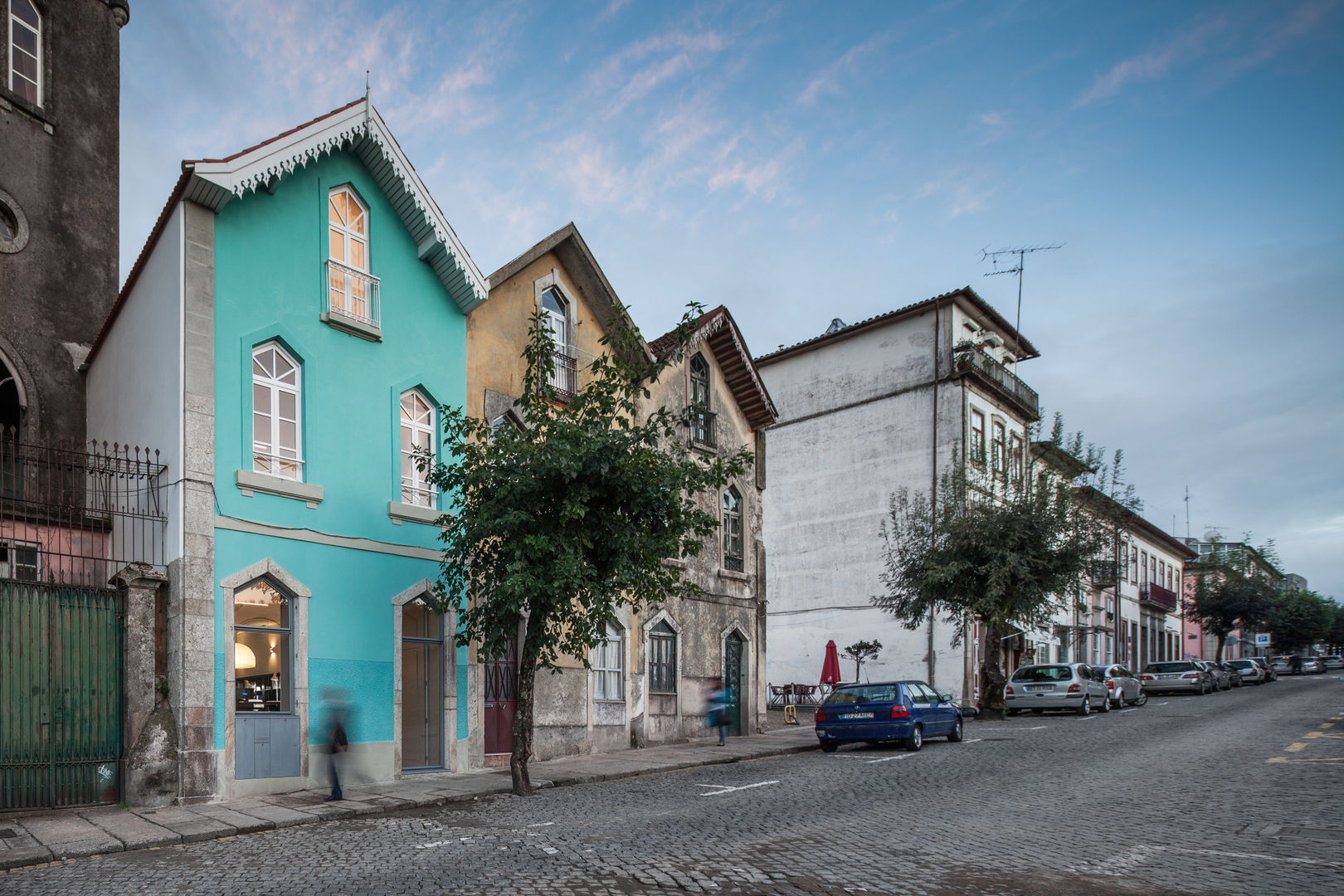 The Three Cusps Chalet, Tiago do Vale Arquitectos Tiago do Vale Arquitectos Eclectic style houses