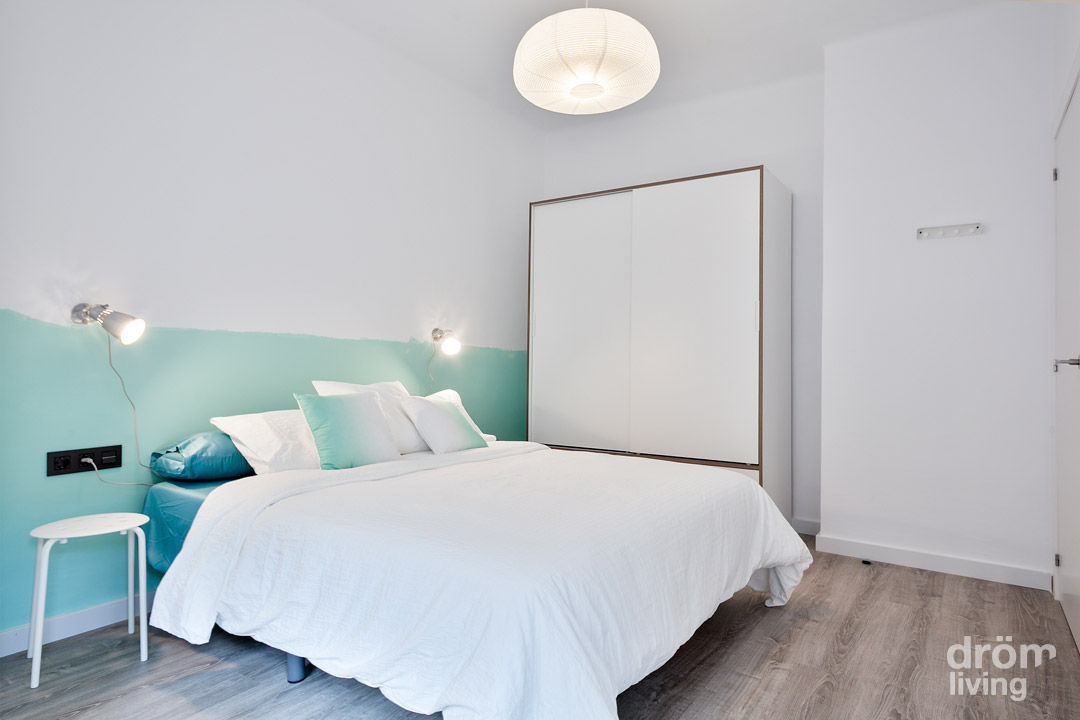 Dormitorio azul Dröm Living Dormitorios de estilo escandinavo Camas y cabeceras