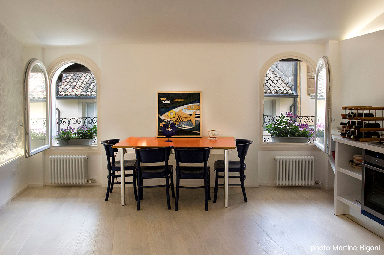 01_appartamento a Verona, moovdesign moovdesign Salas de jantar minimalistas