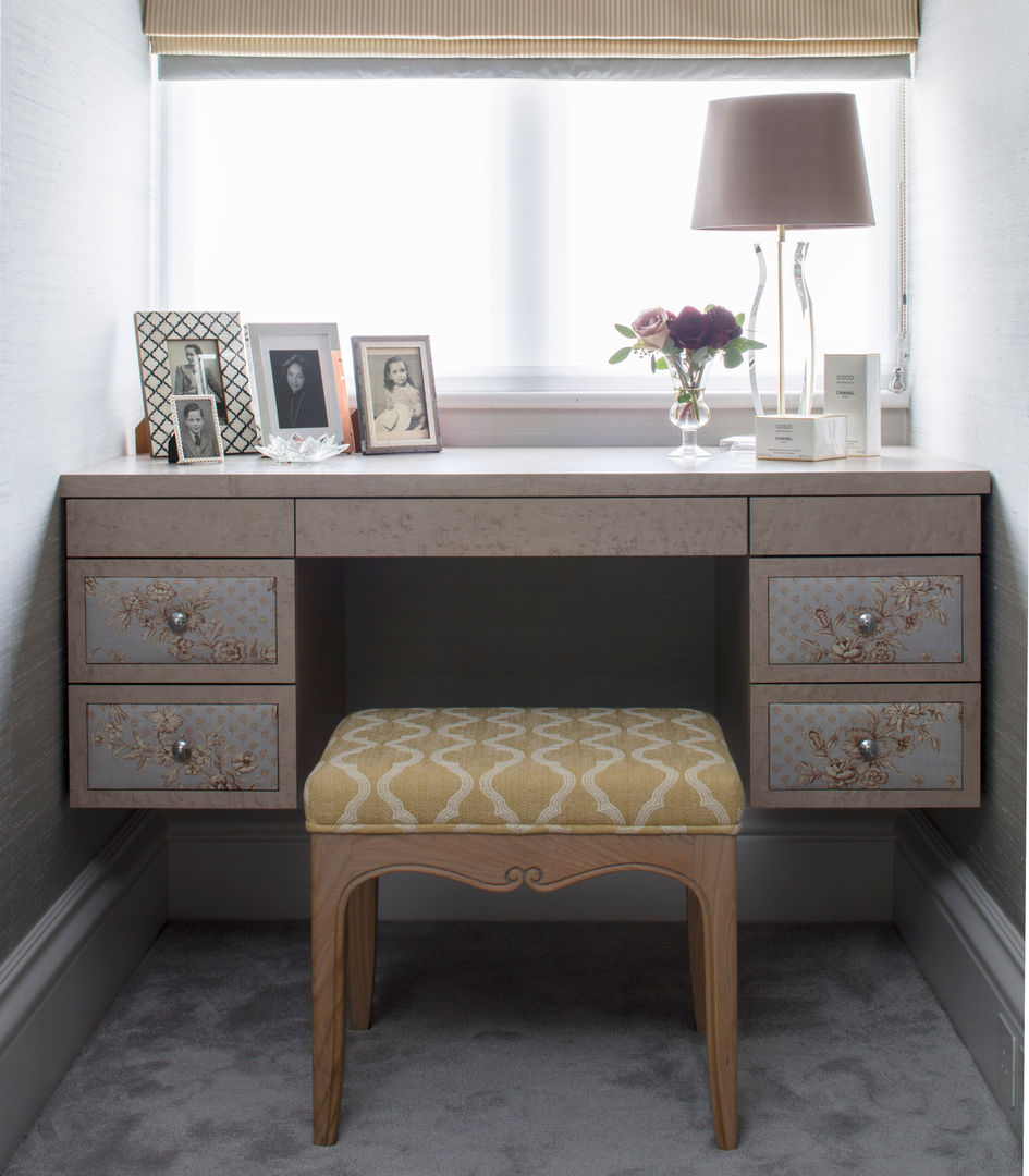 Master Bedroom Roselind Wilson Design Classic style bedroom Dressing tables