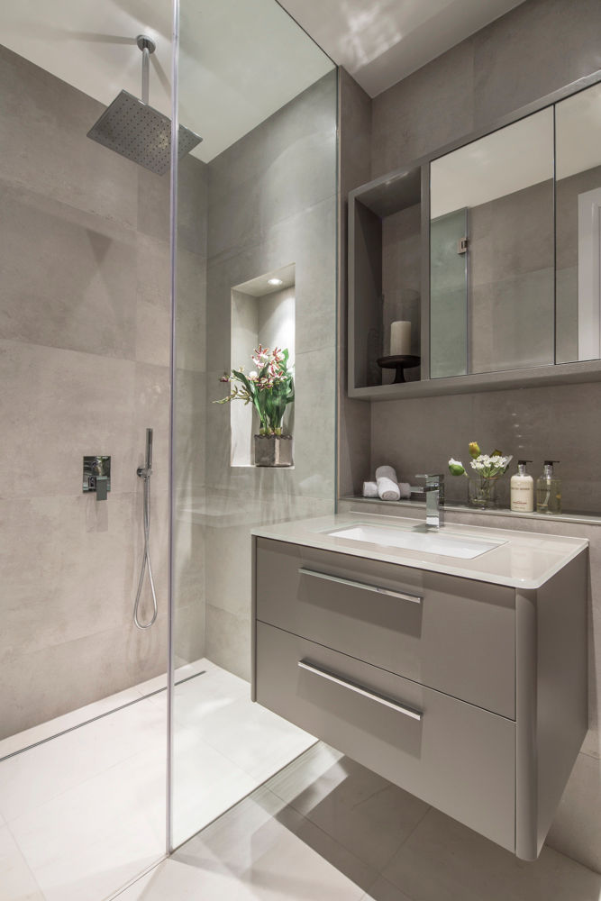 Eaton Mews North - Guest Bathroom Roselind Wilson Design Kamar Mandi Modern luxury bathroom,wall mirror,shower,bathroom,modern,interior design