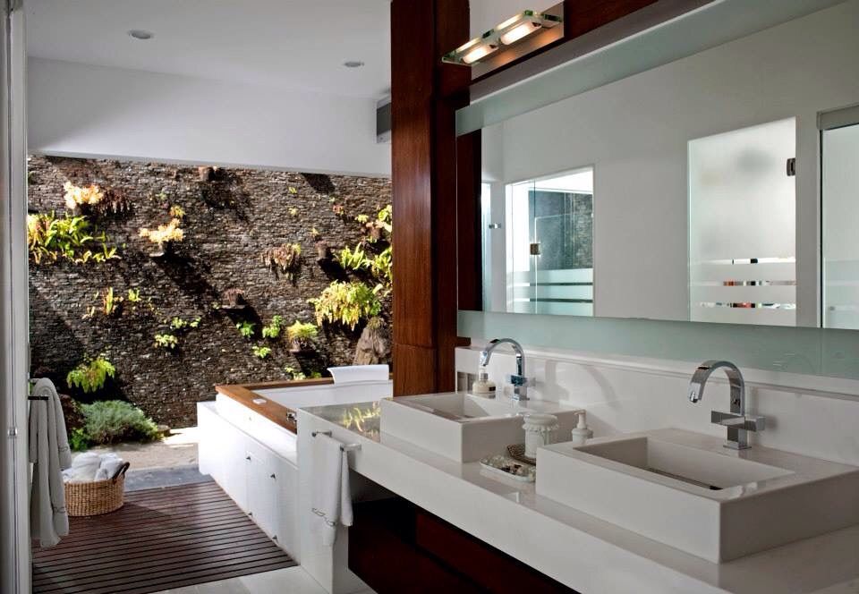 baño principal Taller Luis Esquinca Baños de estilo moderno