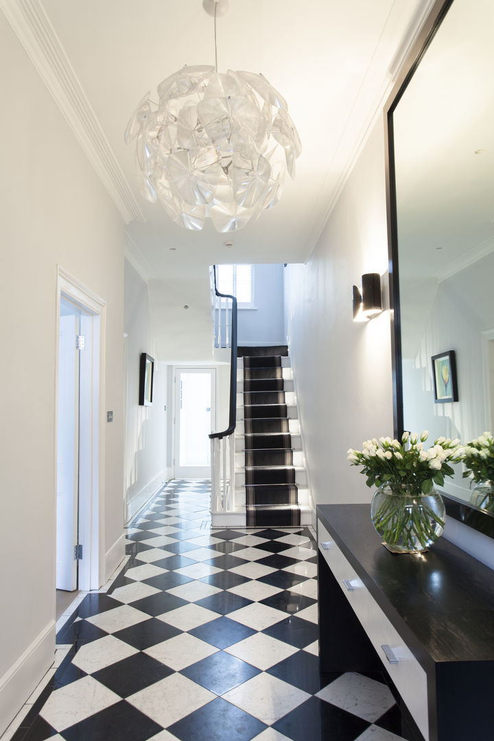 Hallway Roselind Wilson Design モダンスタイルの 玄関&廊下&階段 modern,contemporary,hallway,black and white,luxury,interior design