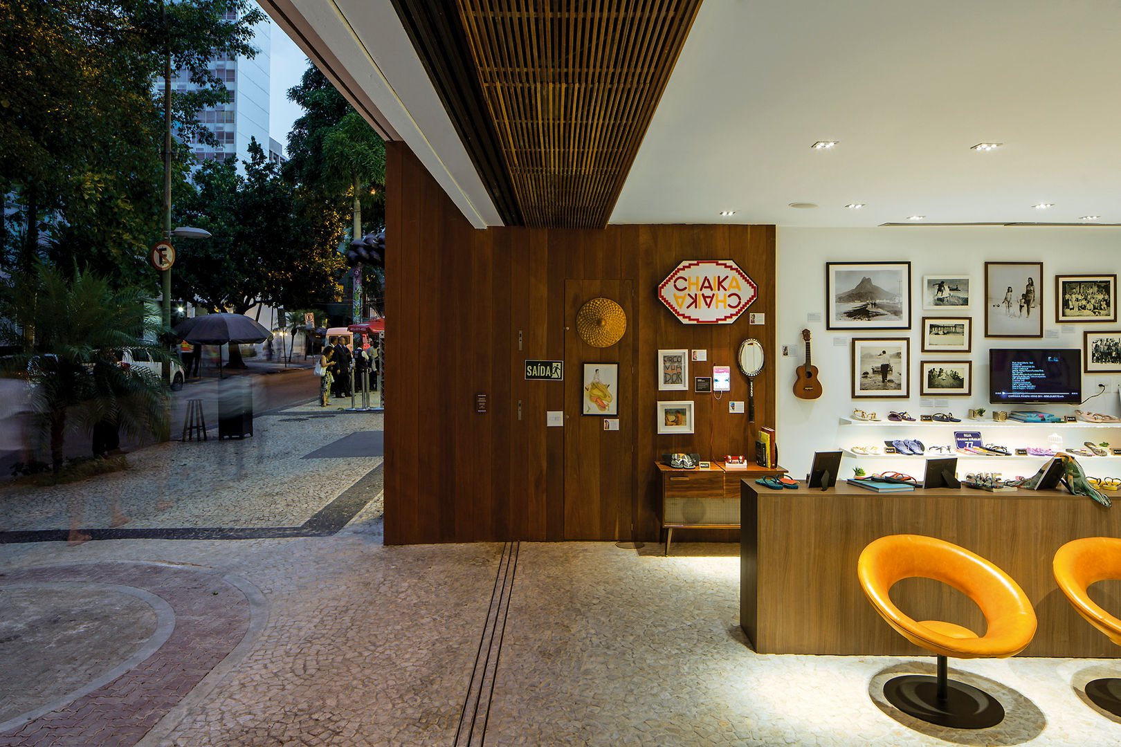 Ipanema House/Casa Ipanema, Pascali Semerdjian Arquitetos Pascali Semerdjian Arquitetos Commercial spaces Khu Thương mại