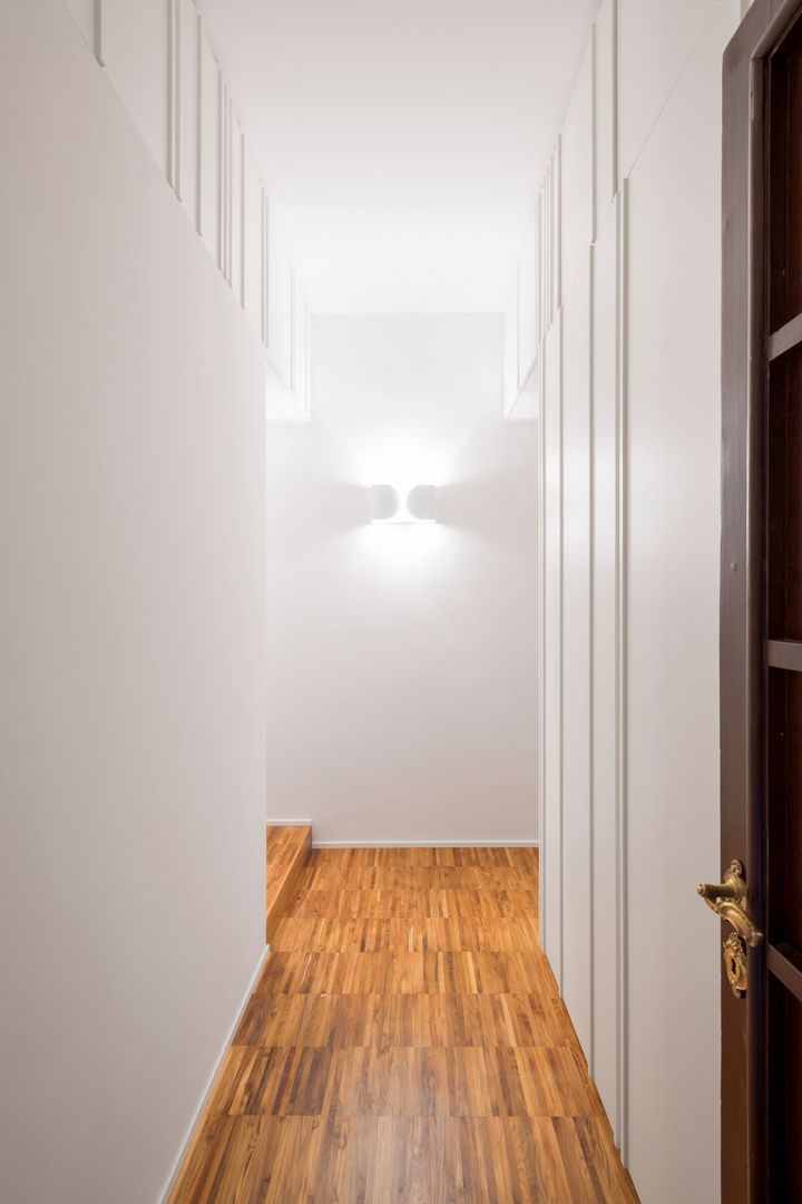 Private apartment _ LPC, cristianavannini | arc cristianavannini | arc Modern Corridor, Hallway and Staircase
