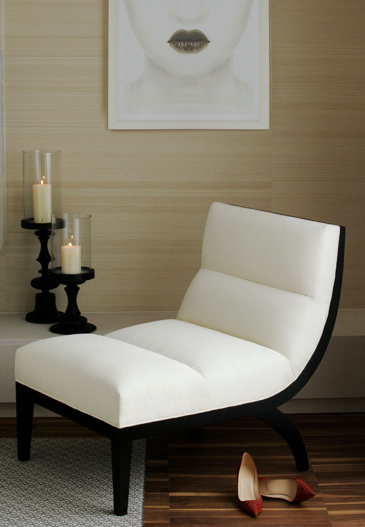 Furniture Roselind Wilson Design Casas de estilo clásico luxury,white sofa,modern,candles