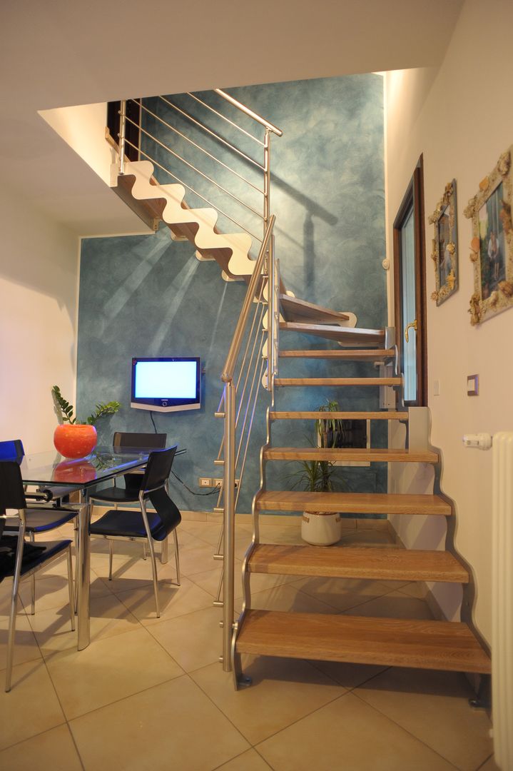 Realizzazioni, Tecnoscale Tecnoscale Modern corridor, hallway & stairs