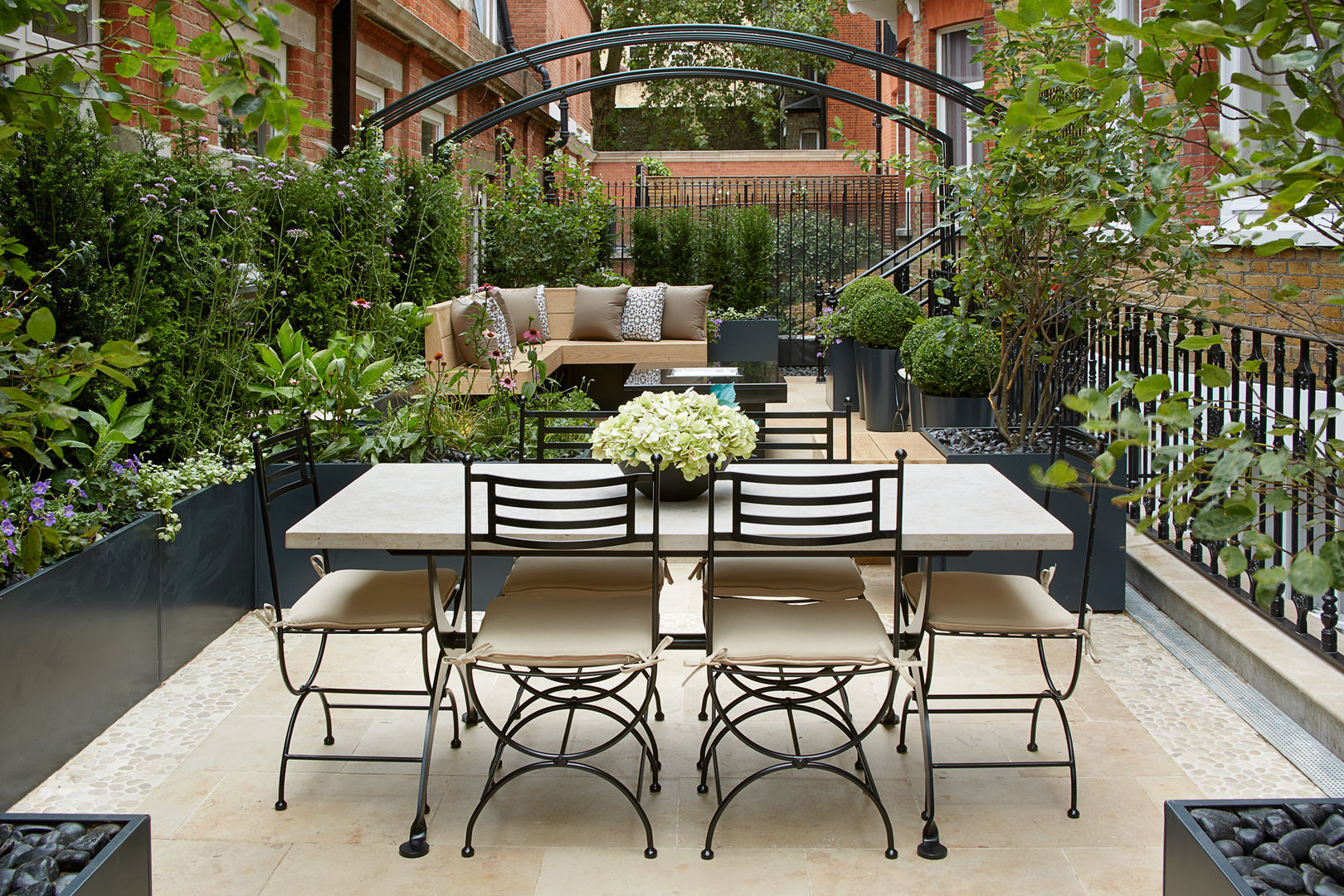 Knightsbridge Roof Terrace - Aralia Garden Design Aralia مساحات تجارية حديد محلات تجارية