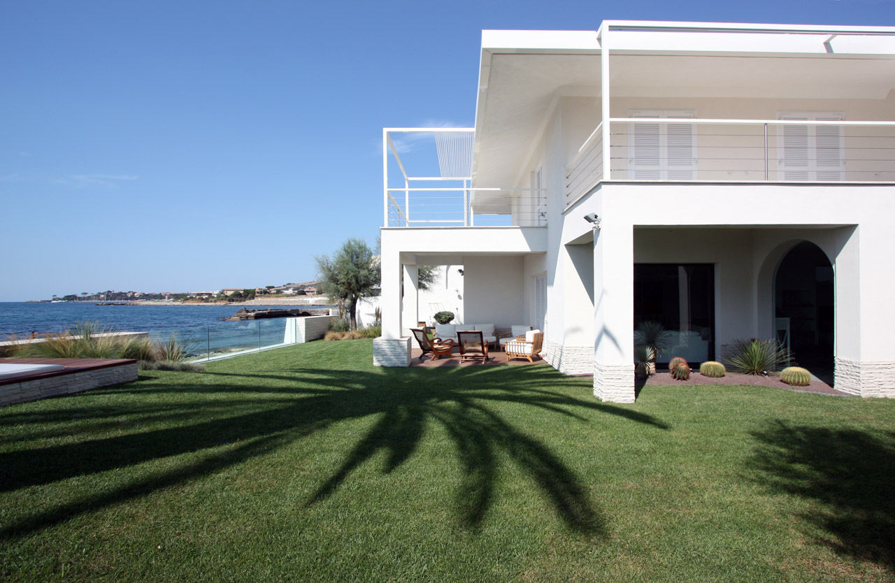 villa unifamiliare sulla costa laziale, Franco Bernardini Architetto Franco Bernardini Architetto Cocinas de estilo mediterráneo