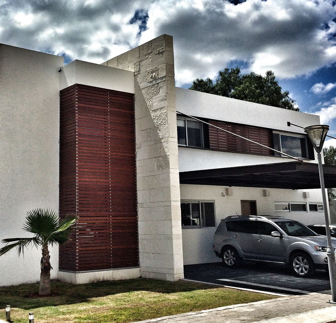 Casa Jurica, REM Arquitectos REM Arquitectos Casas estilo moderno: ideas, arquitectura e imágenes