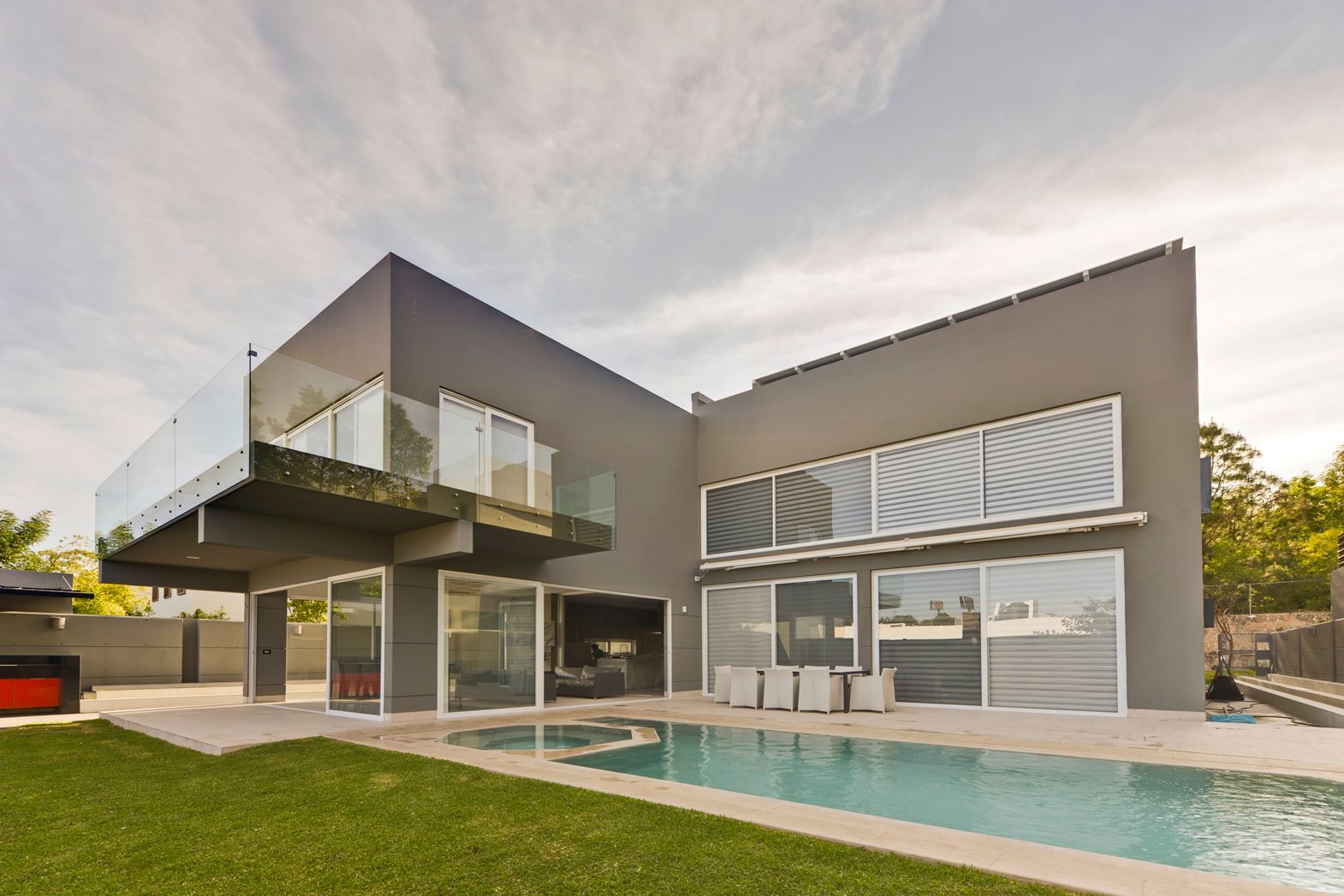 Residencia El Coto, Excelencia en Diseño Excelencia en Diseño Piscina minimalista