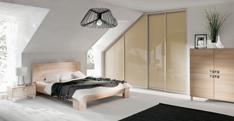 Sliding Wardrobe Doors, Sliding Wardrobes World Ltd Sliding Wardrobes World Ltd Modern style bedroom Beds & headboards