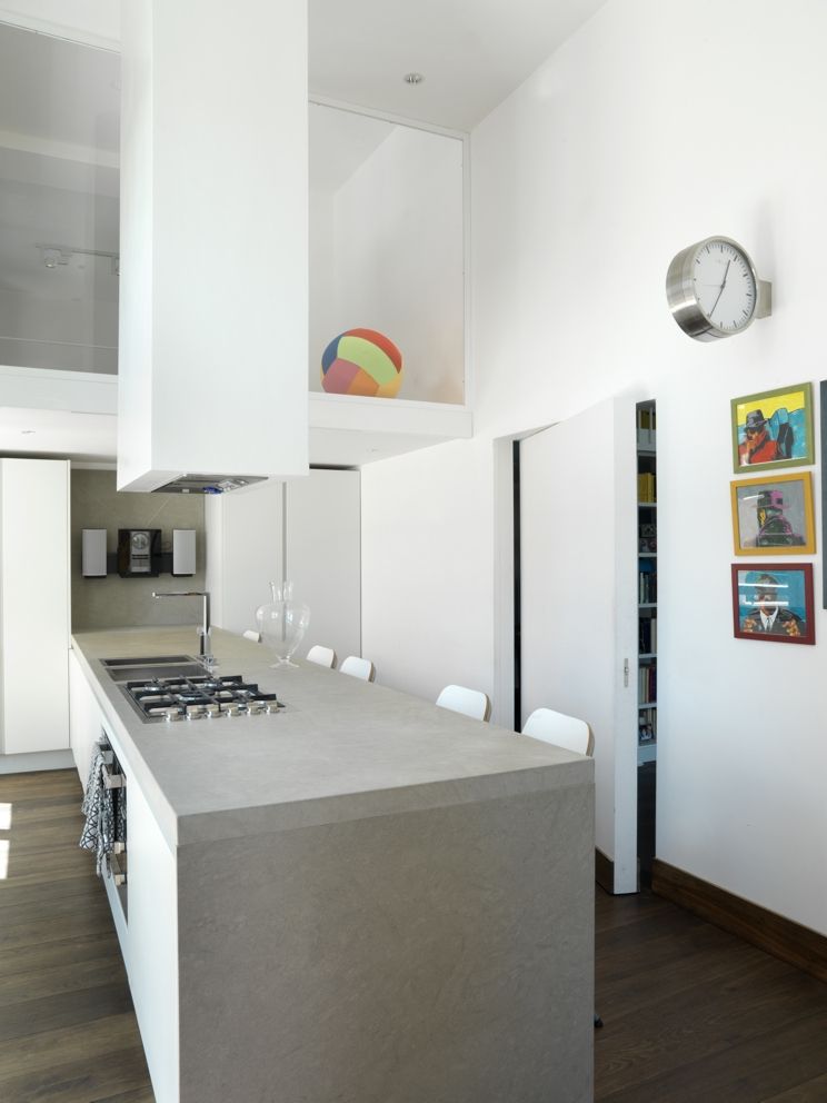 CASA AL GIANICOLO [2009], na3 - studio di architettura na3 - studio di architettura Modern kitchen پتھر