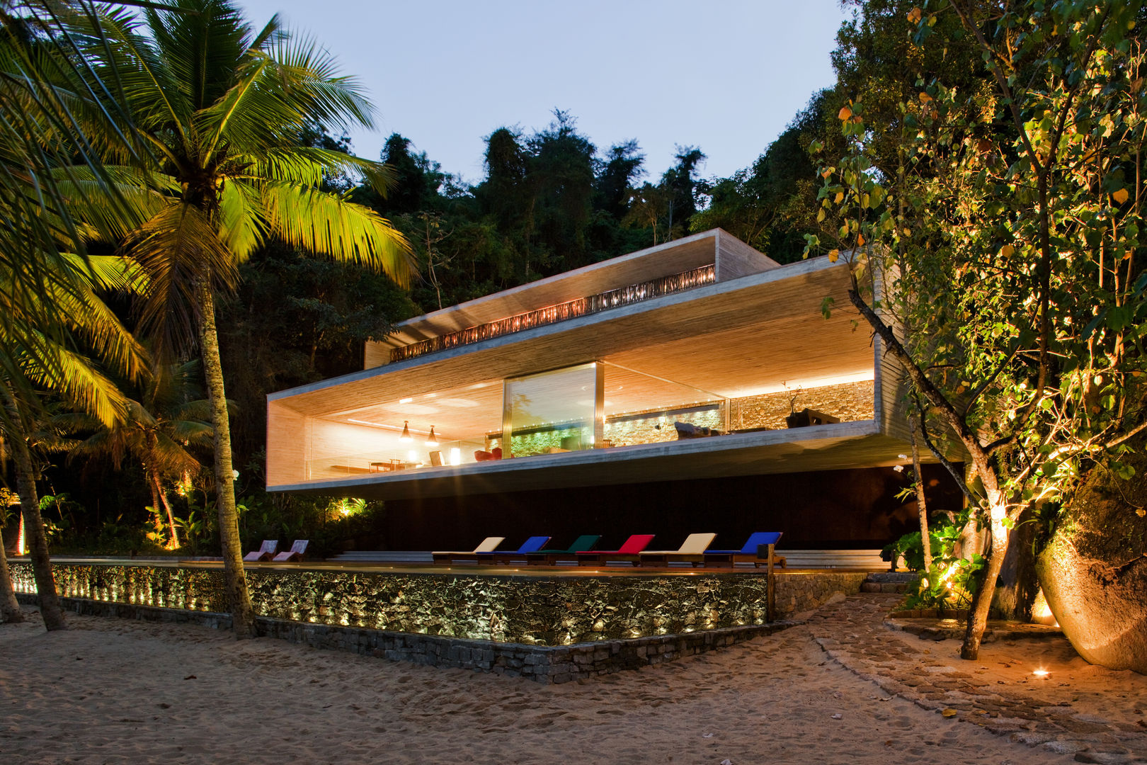 Paraty House, Studio MK27 Studio MK27 모던스타일 주택