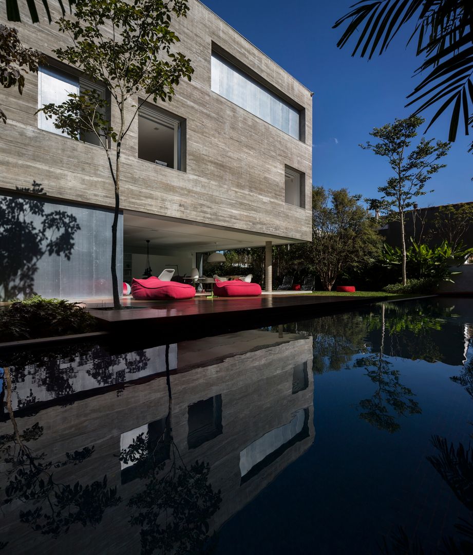 Cube House, Studio MK27 Studio MK27 Casas modernas