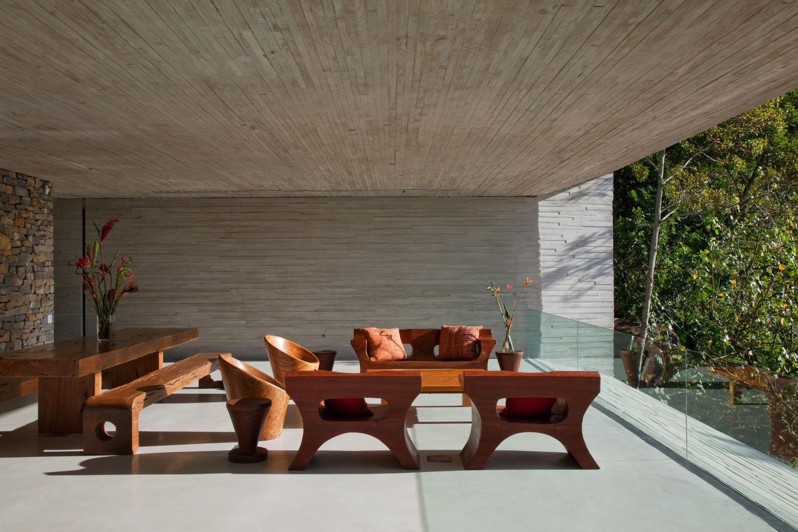 Paraty House, Studio MK27 Studio MK27 Modern Balkon, Veranda & Teras