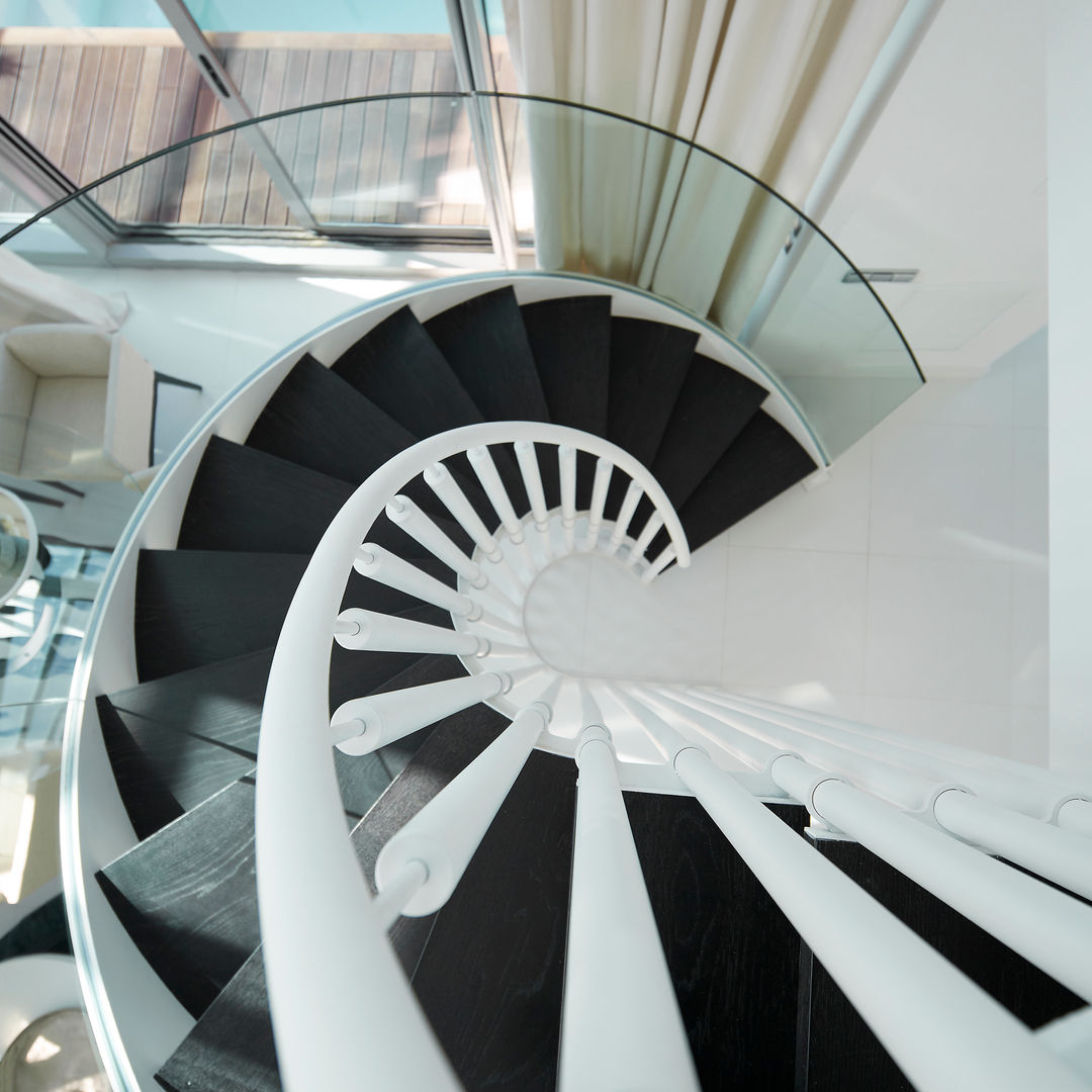 ÁTICO BILOV, Molins Design Molins Design Corredores, halls e escadas mediterrâneos