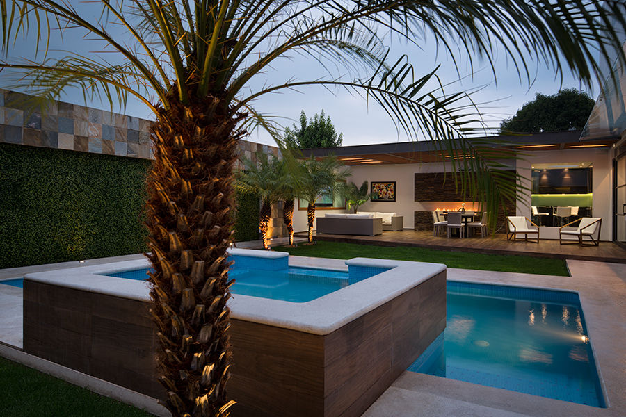 homify Modern pool Pool