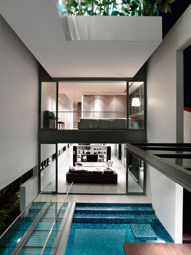 Bridge Over Water, HYLA Architects HYLA Architects Modern Windows and Doors