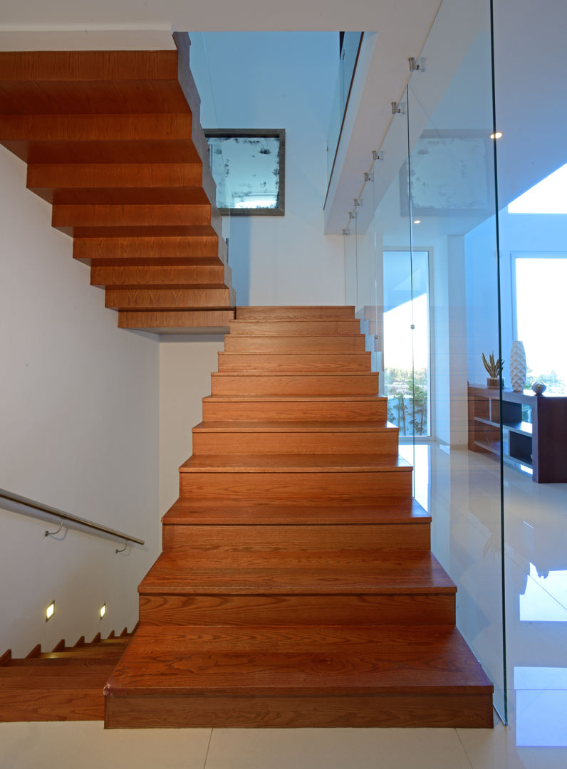 Detalle de Escalera, Estudio fotográfico preliminar. TaAG Arquitectura Casas modernas